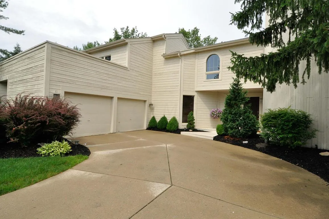 8860 Birgham Ct N photo 1