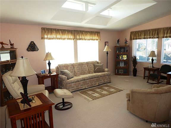 3rd image of 514 Country Ln