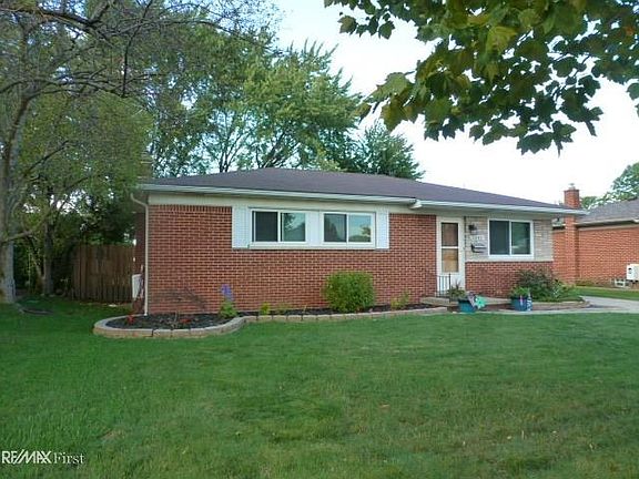 2nd image of 2867 Teasdale Dr