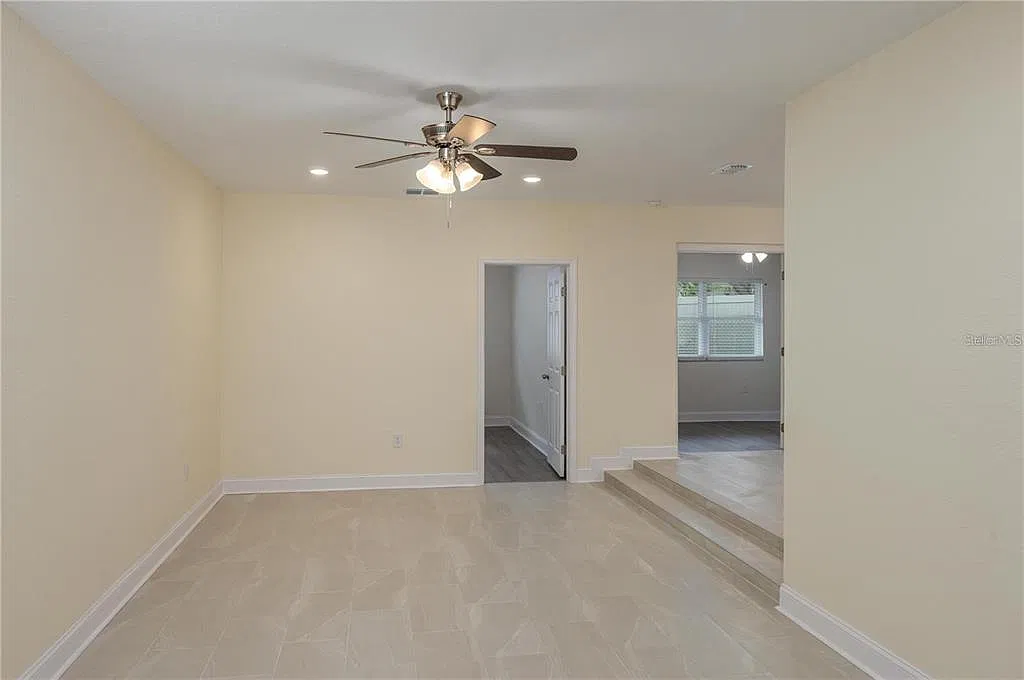 4 bed, 2.0 bath, 2283 sqft, $2,400 — Photo 4