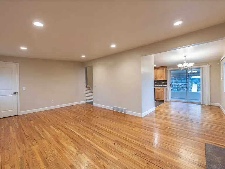 4327 S 2900 E — Photo 15