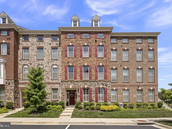 43126 Shore Sq, Ashburn, VA 20148