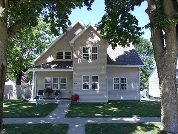 1st image of 630 S 2nd St