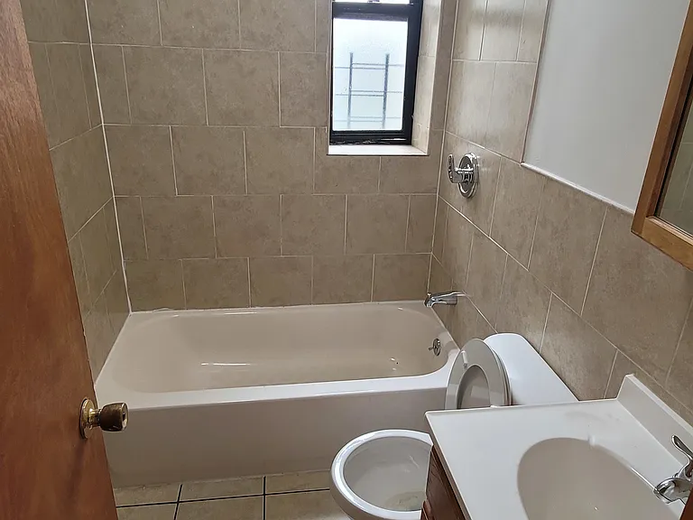 1066 Ward Ave #1E — Photo 10