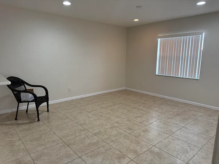 3472 Commodore Ct — Photo 11