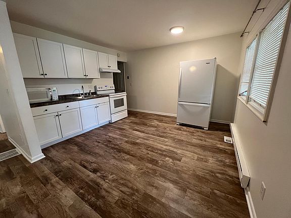 3rd image of 1186 Oak Park Dr