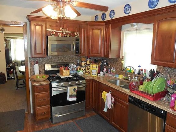 3rd image of 2825 N Mulligan Ave