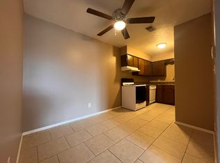 2600 S 70th St #8, Lincoln, NE 68506