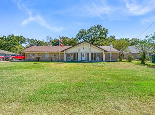 1075 Oak Ridge Dr, Terrell, TX 75160