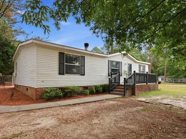 75 Kellam Dr, Lillington, NC 27546