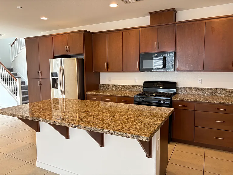 1072 Mariners Dr — Photo 25