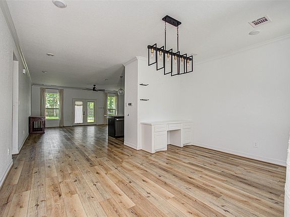 5th image of 18927 Iris Ln