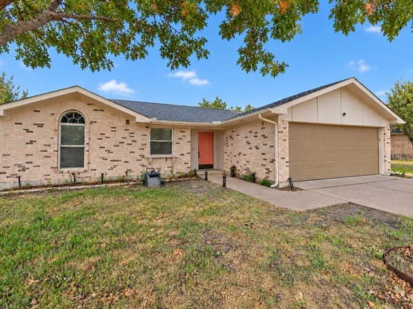 907 Crest Park Dr, Garland, TX 75042