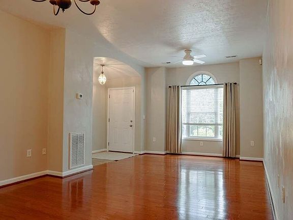 3rd image of 8205 Emerald Court Dr