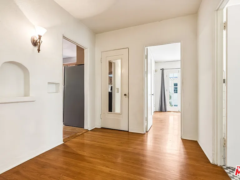 2613 Cloverfield Blvd — Photo 21