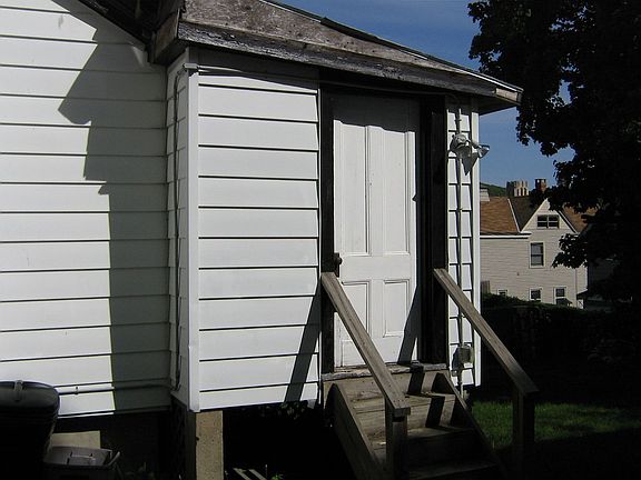 4th image of 13 Parry Ave