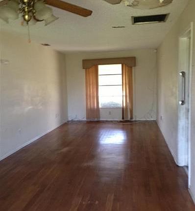 3rd image of 551 SE Euclid Ln