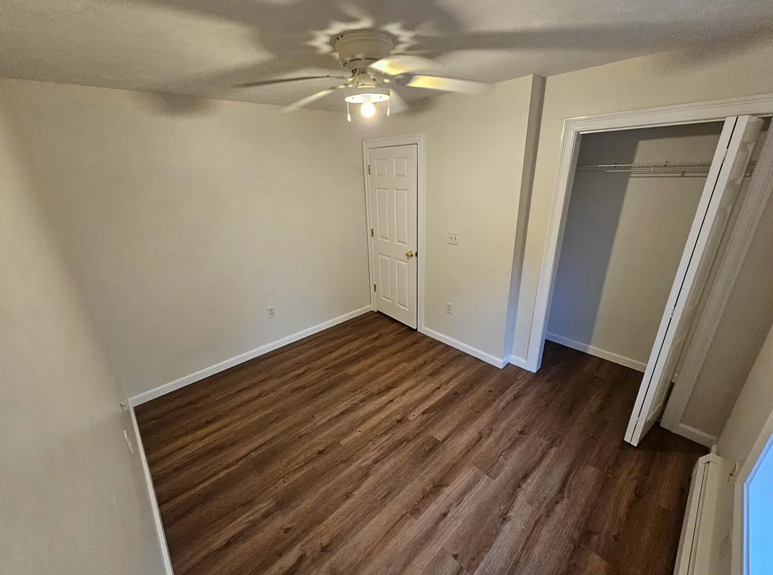 3 bed, 2.5 bath, 1392 sqft, $950 — Photo 3