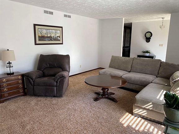 4th image of 1501 Sunset Dr