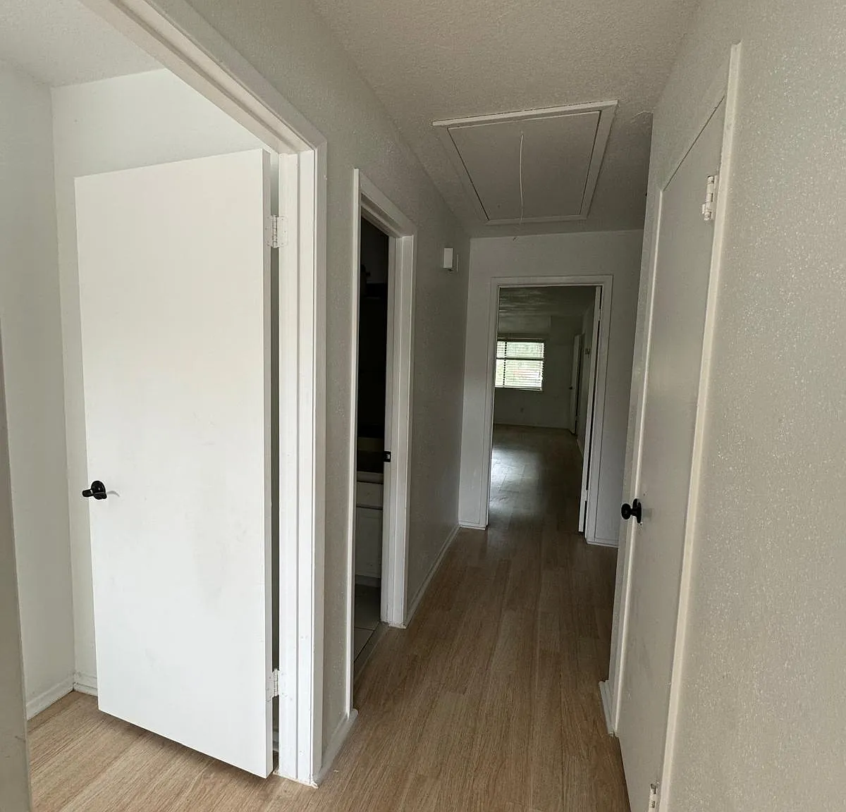 3 bed, 2.5 bath, 1800 sqft, $1,800 — Photo 3