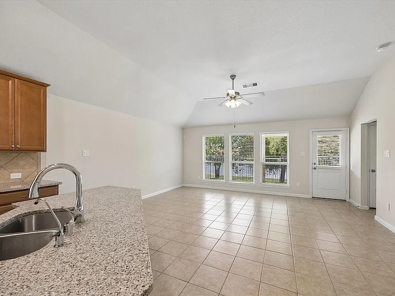 18219 Alora Spgs — Photo 11