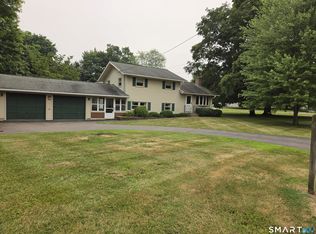 15 Russo Dr, Hamden, CT 06518