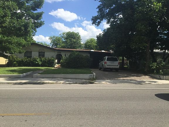 3rd image of 3366 W Woodlawn Ave