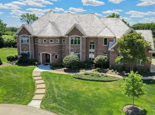 5243 W Meagan Ct, Libertyville, IL 60048