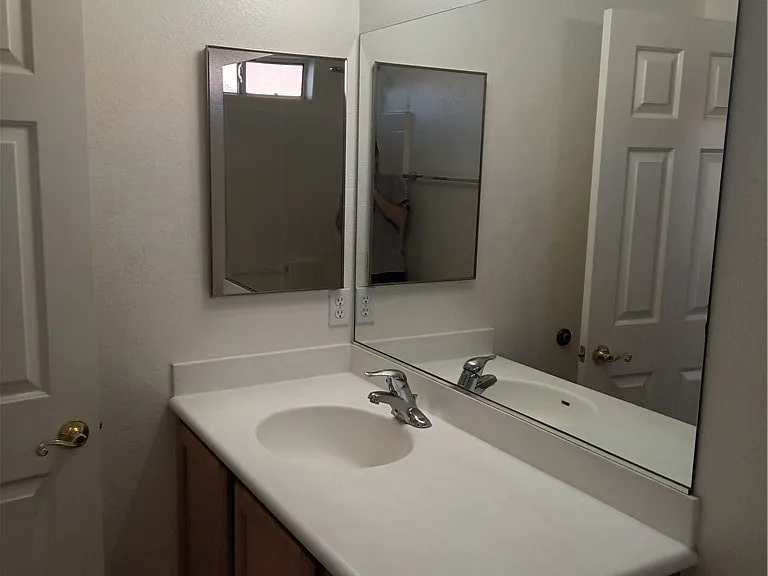 1250 E Bourbon St #4 — Photo 15