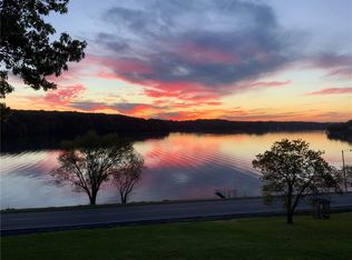 3025 Lake Bluff Dr, Decatur, IL 62521