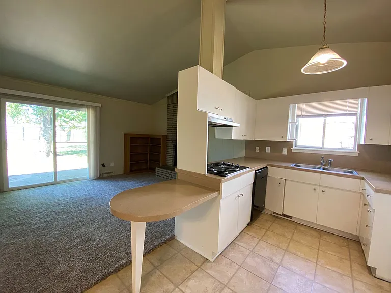 3194 S 89th East Ave — Photo 4