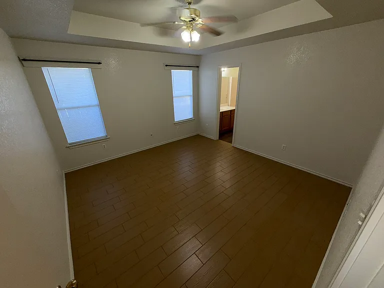 4802 Silver Wood Ct — Photo 18