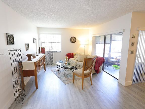 4th image of 20210 NE 3rd Ct APT 1