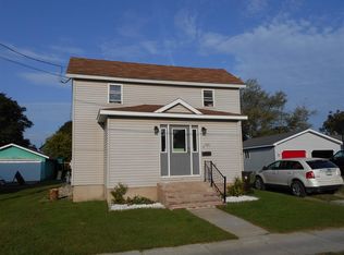 125 N 1st St, Manistique, MI 49854