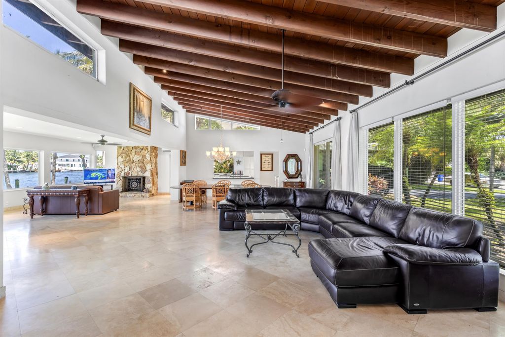 2605 N RIVERSIDE Drive, photo 9