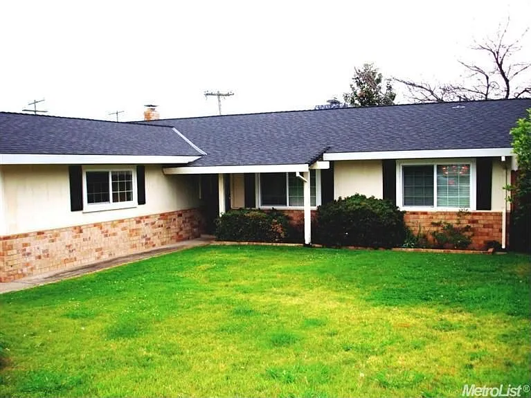 104 Rugosa Dr photo 1