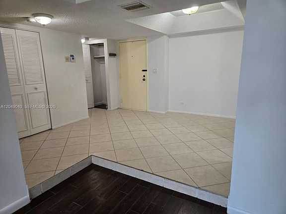 3rd image of 3690 Inverrary Dr APT 2Q
