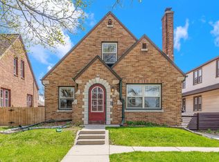 4248 S 1st St, Milwaukee, WI 53207