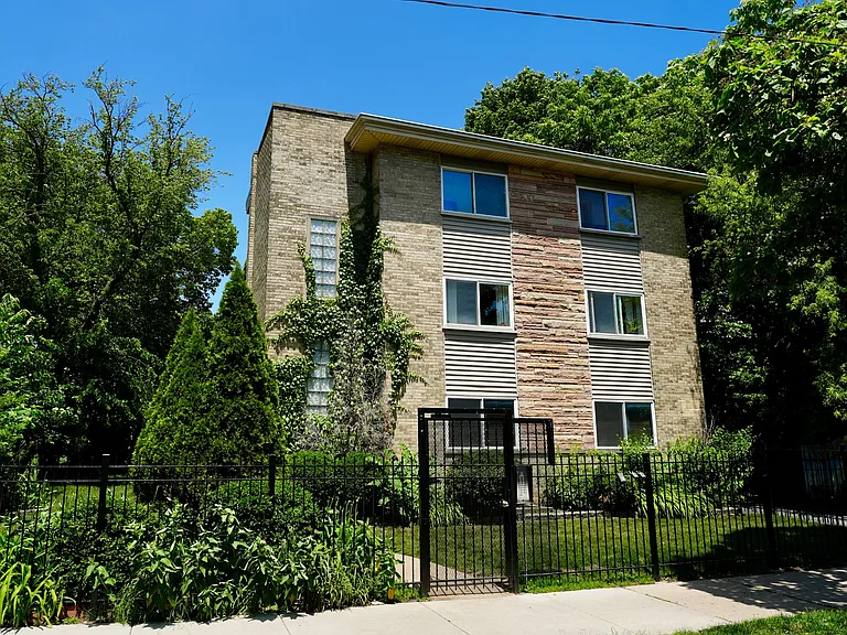 1404 W Estes Ave #2A — Photo 17