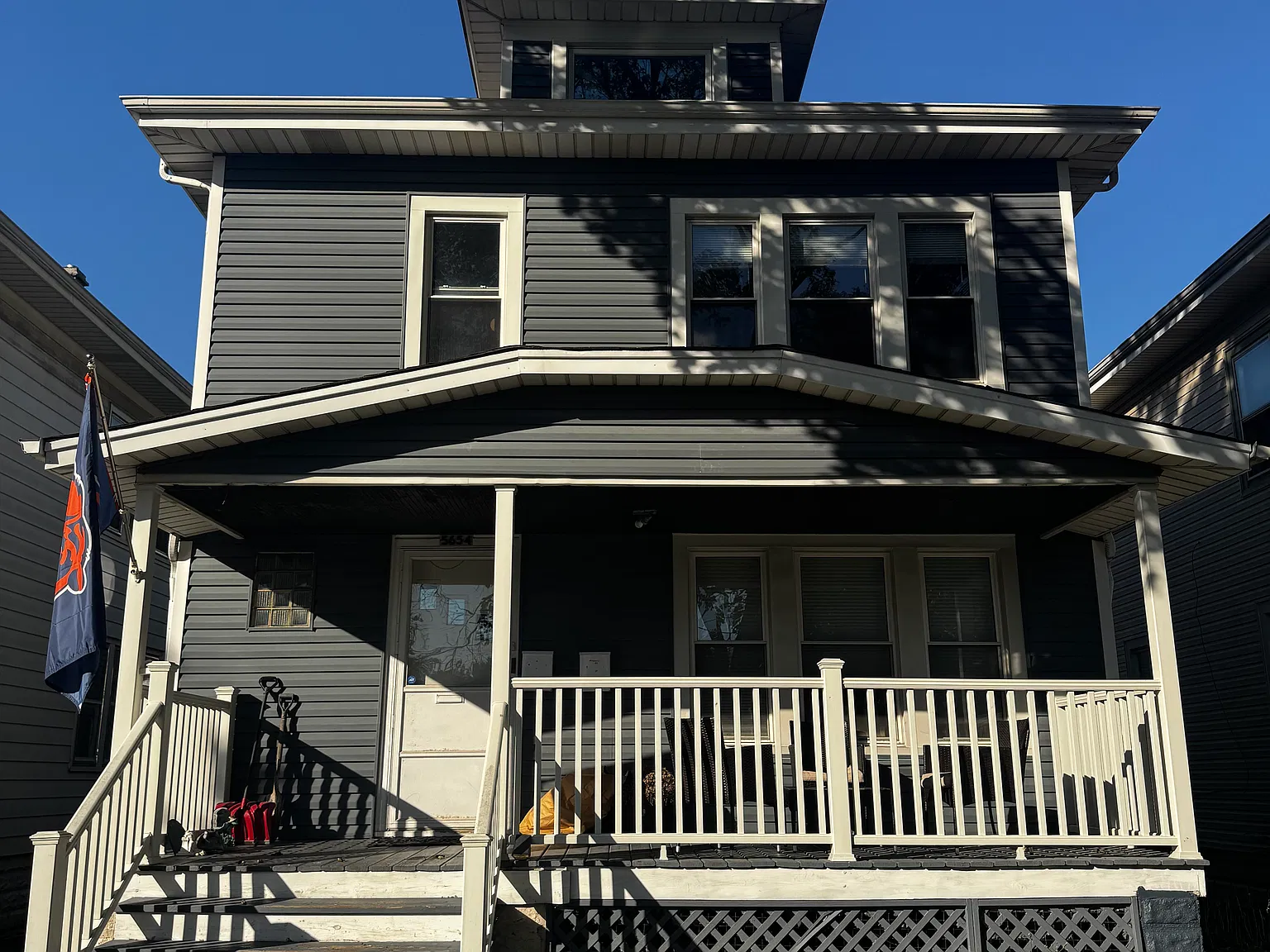 2 bed, 1000 sqft, $1,900 — Photo 1