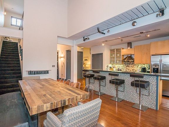 4th image of 1501 W Horatio St APT 223