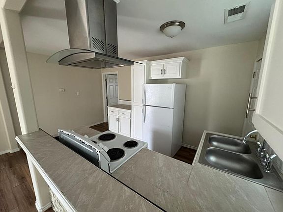 3rd image of 805 S Texas Blvd APT B