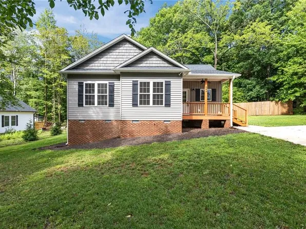 604 E Oakwood St, Mebane, NC 27302