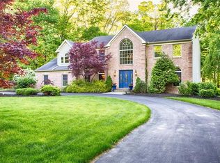 114 Dischinat Dr, Nazareth, PA 18064