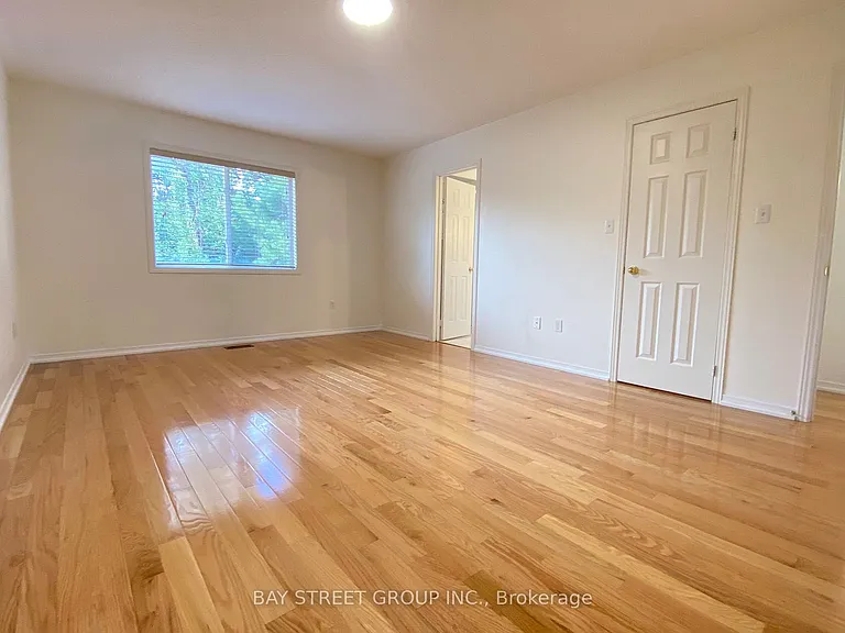 39 Levellands Cres — Photo 13