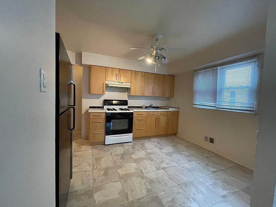 1st image of 61 Fraser St #1