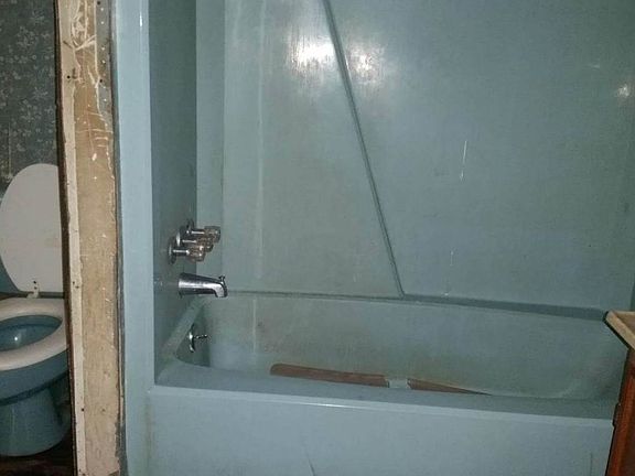 20150622183403179621000000-o