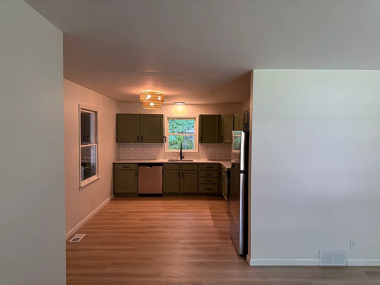 18068 Meyers Dr — Photo 2