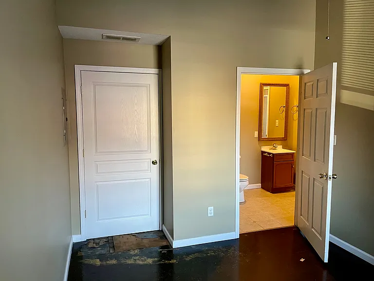 105 W Market St #2 — Photo 8