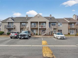 206 Lantana Ln #B, Hampton, VA